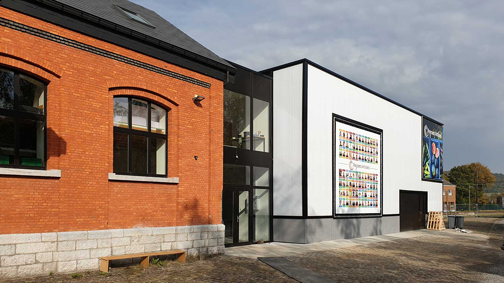 Ugo Architectures | Rénovation et extension en polycarbonate bâtiment industriel